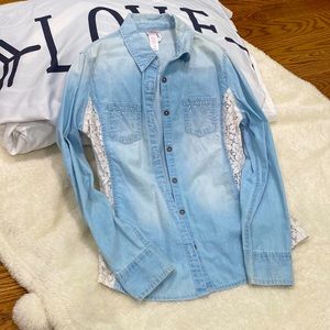 Light Jeans Justice blouse.